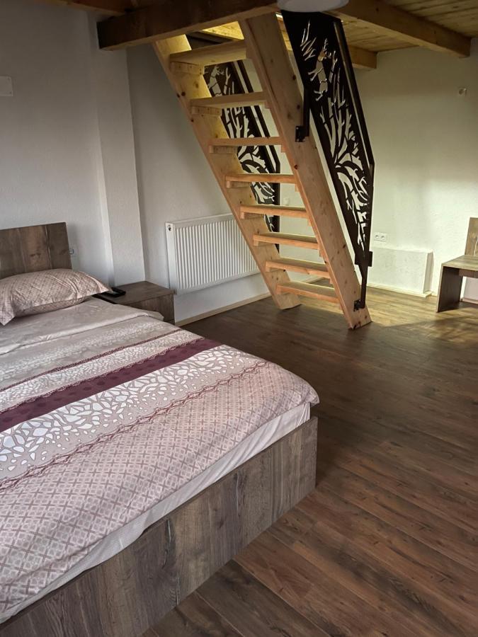 투르다 Wineyards Salin B&B 외부 사진