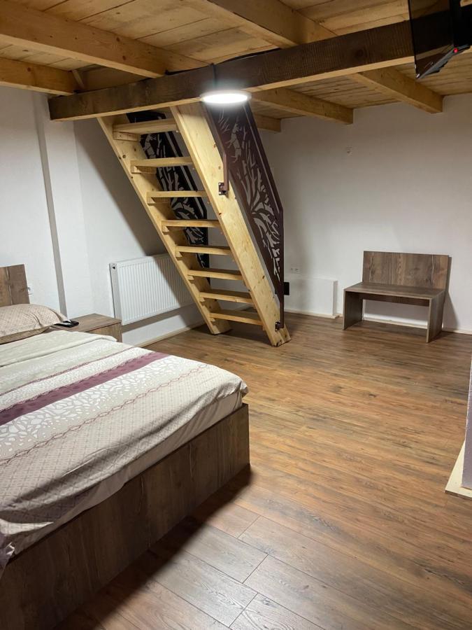 투르다 Wineyards Salin B&B 외부 사진